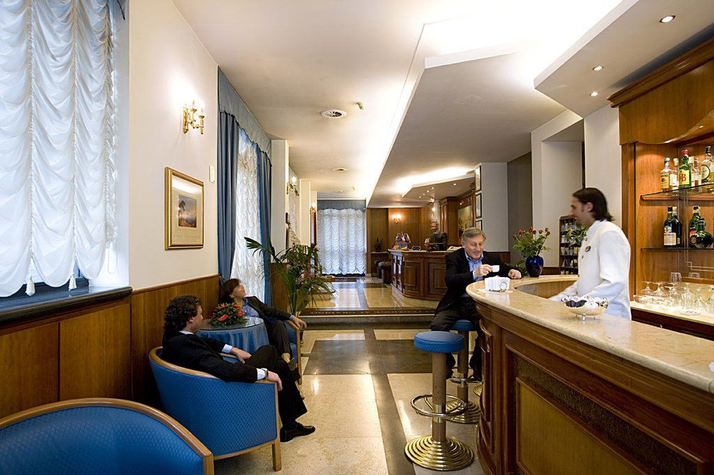 Hotel San Giorgio Неаполь Интерьер фото